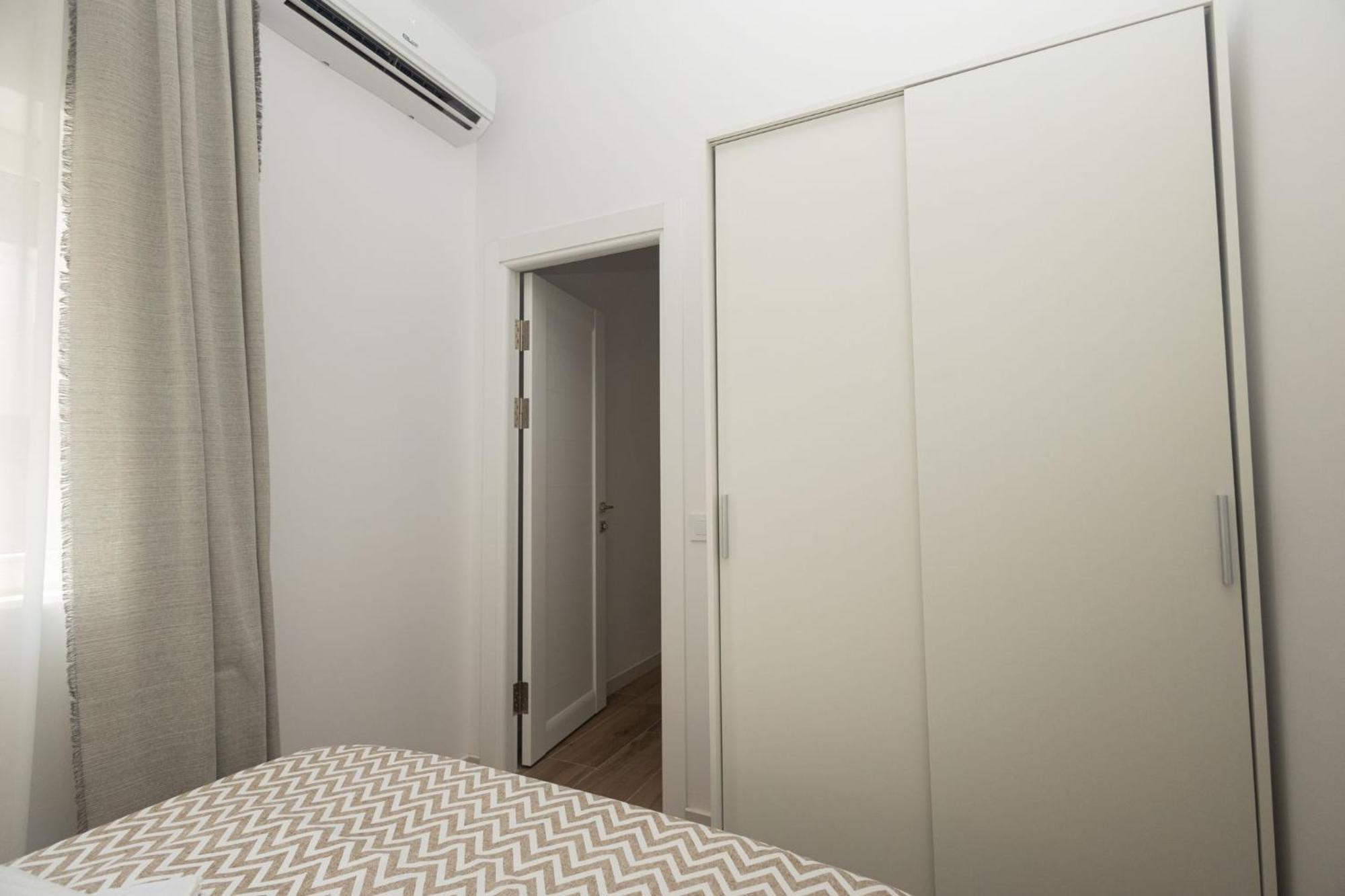 Ra Apartamentos Sevilla Alicante Bagian luar foto